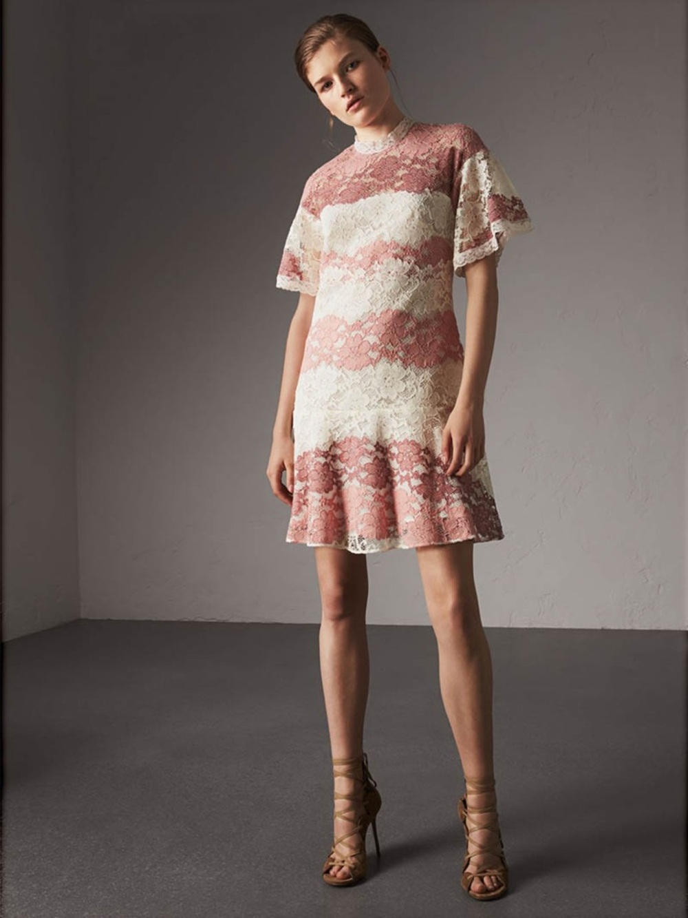 Burberry Elisabetta Lace Mini Dress Size 8 NWT Dusty Pink Cream - Picture 2 of 10